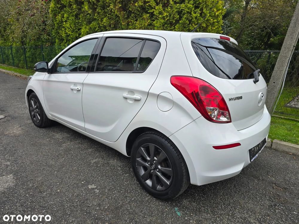 Hyundai i20 1.2 Fifa World Cup Edition - 12