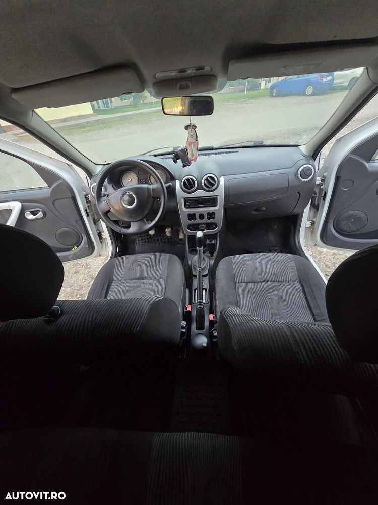 Dacia Logan 1.2 Laureate - 15