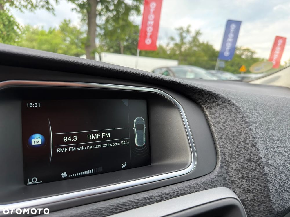 Volvo V40 D2 R-Design Momentum - 34