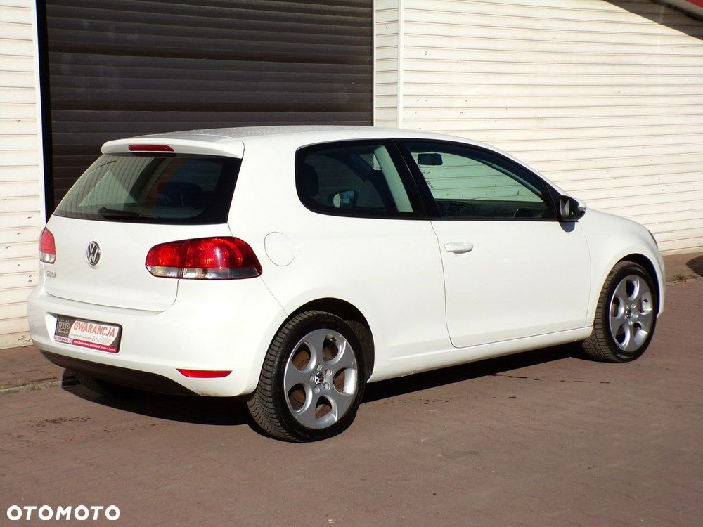 Volkswagen Golf - 6