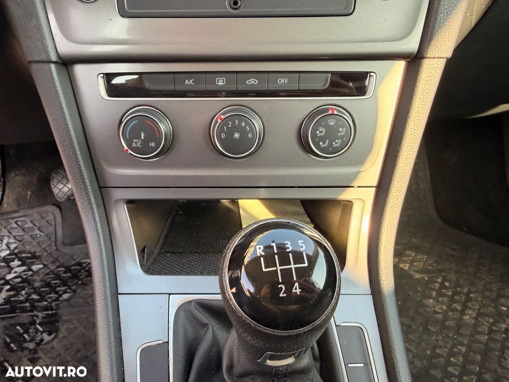 Volkswagen Golf 1.6 TDI DPF Trendline - 10
