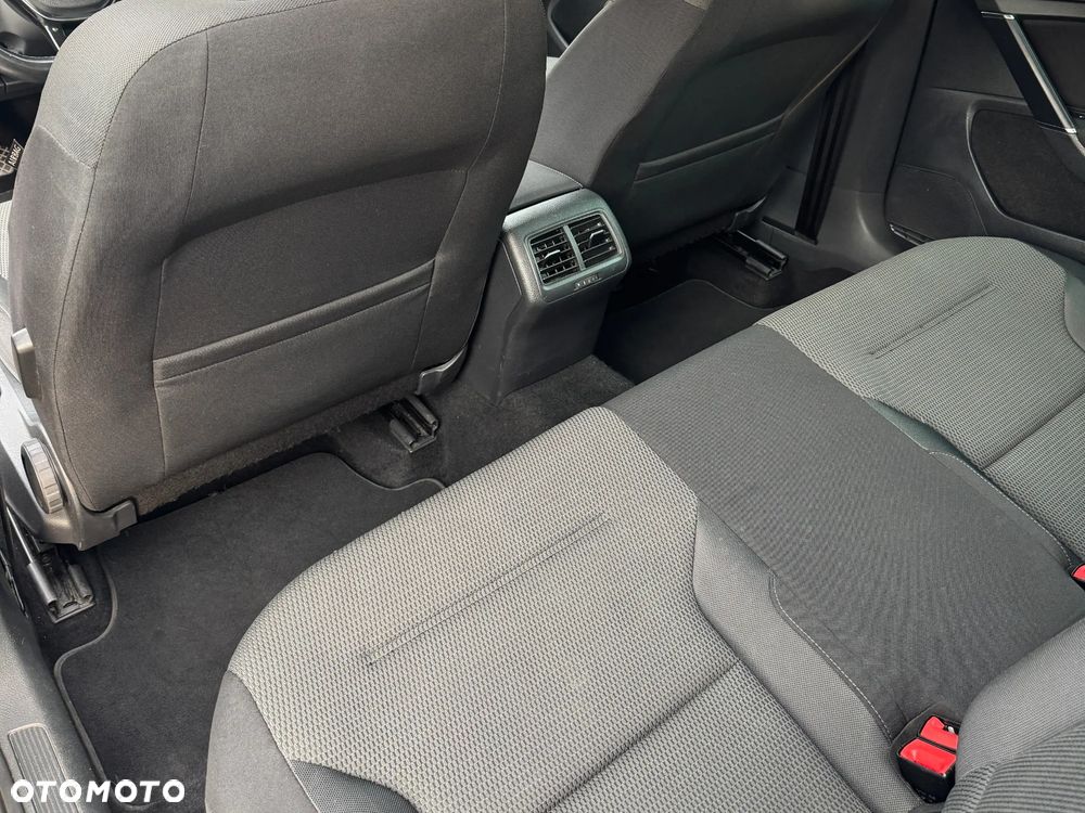 Volkswagen Golf - 30