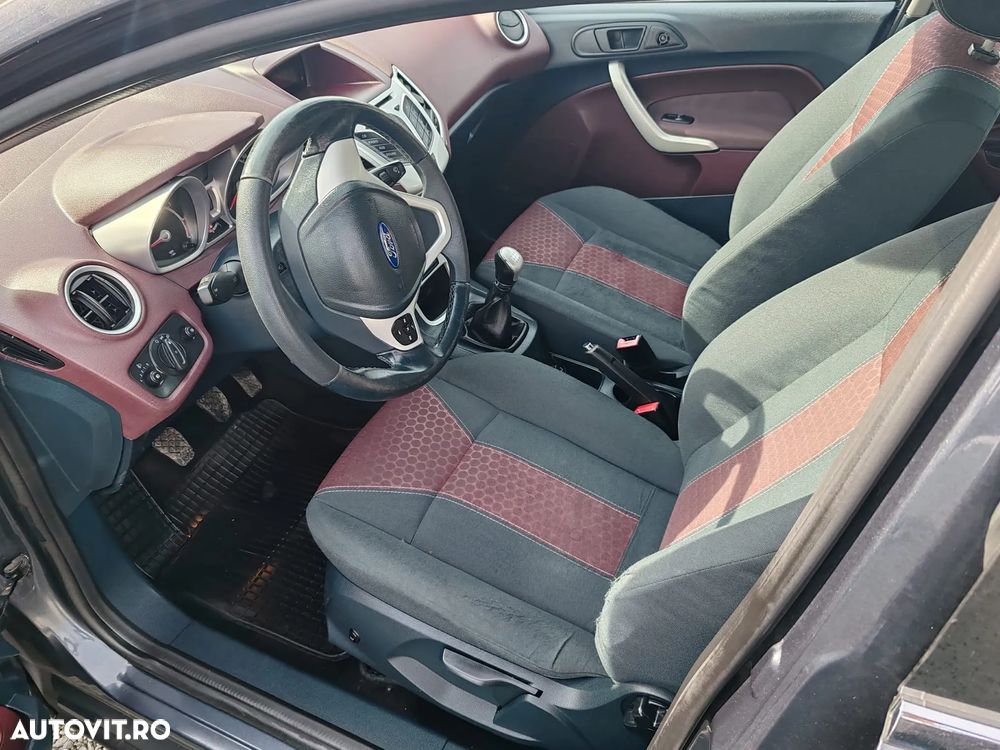 Ford Fiesta - 11