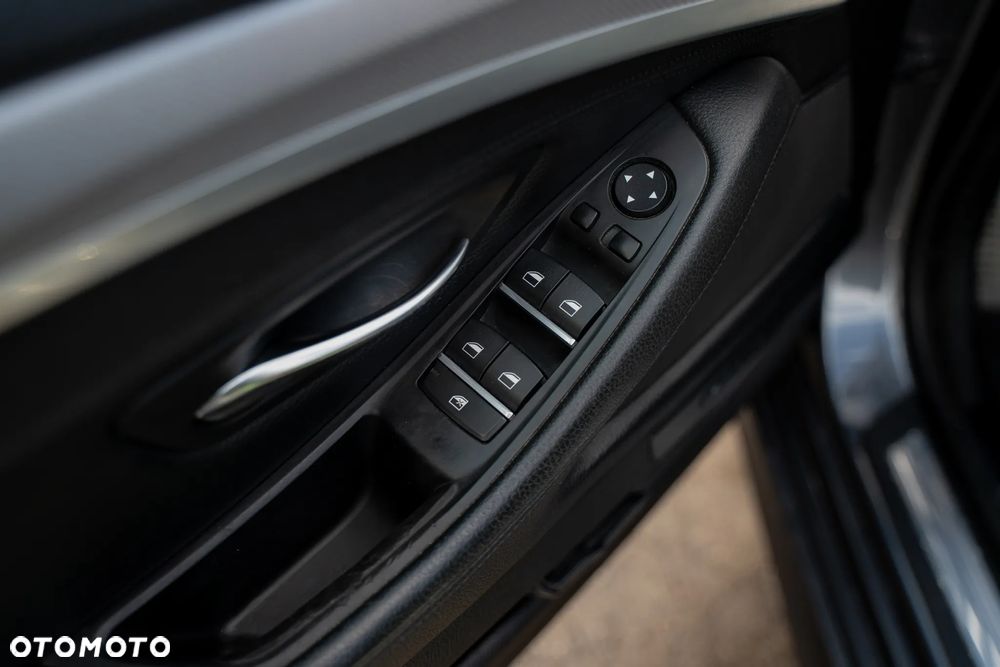 BMW Seria 5 535d xDrive - 10