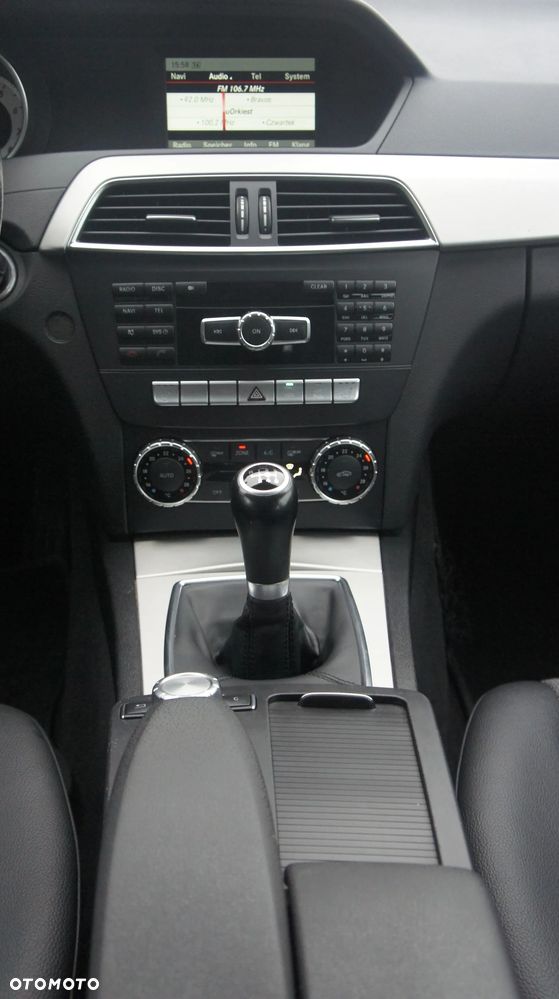 Mercedes-Benz Klasa C 180 CGI BlueEff Avantgarde - 22