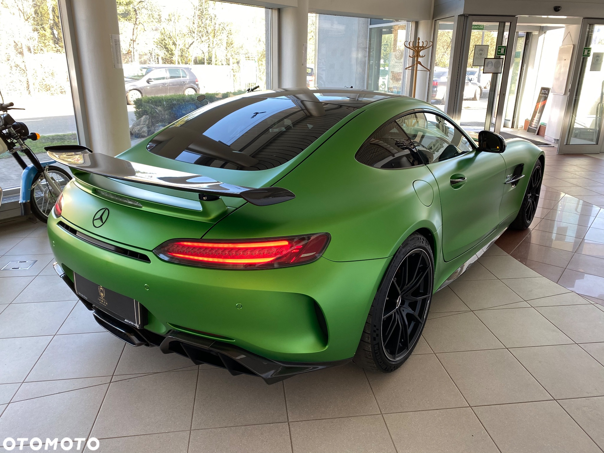 Mercedes-Benz AMG GT R - 11