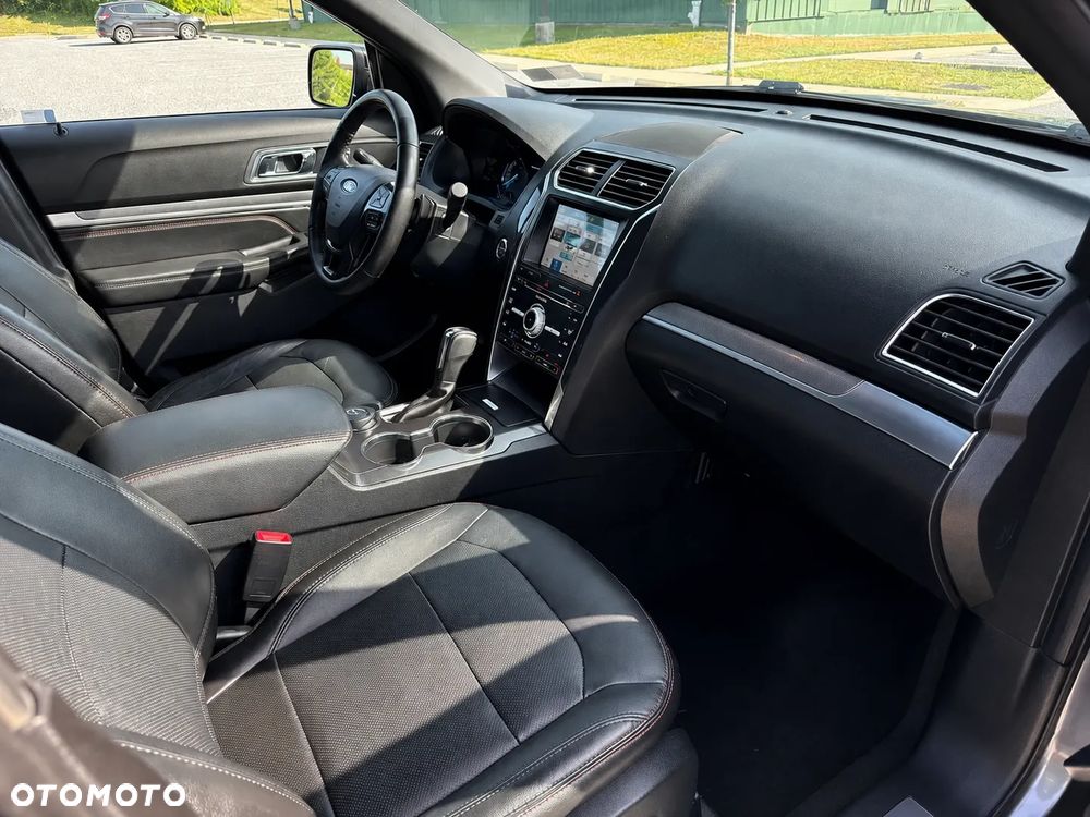 Ford Explorer - 14
