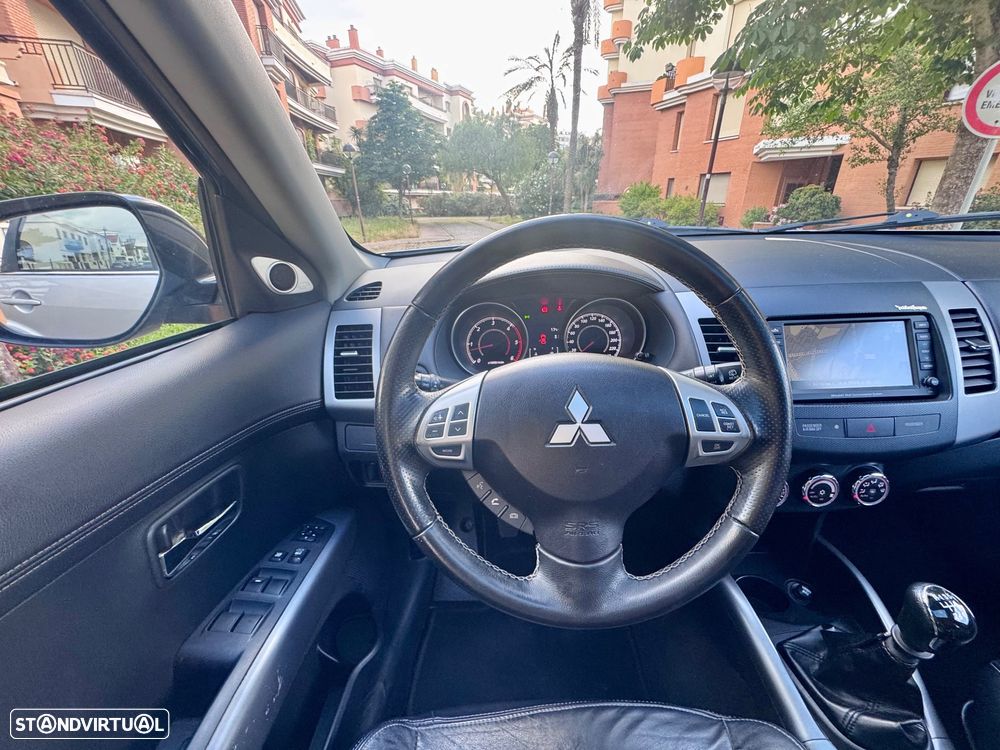 Mitsubishi Outlander 2.2 DI-D Instyle Navi - 8