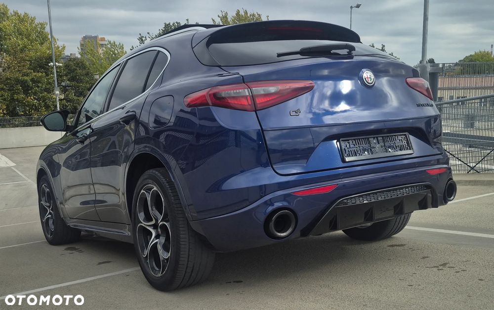 Alfa Romeo Stelvio 2.0 Turbo 16V AT8-Q4 Lusso Ti - 6