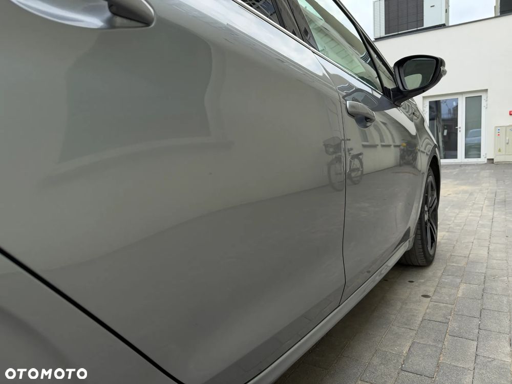 Peugeot 208 - 35