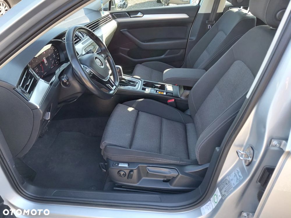 Volkswagen Passat 2.0 TDI SCR Comfortline DSG - 39