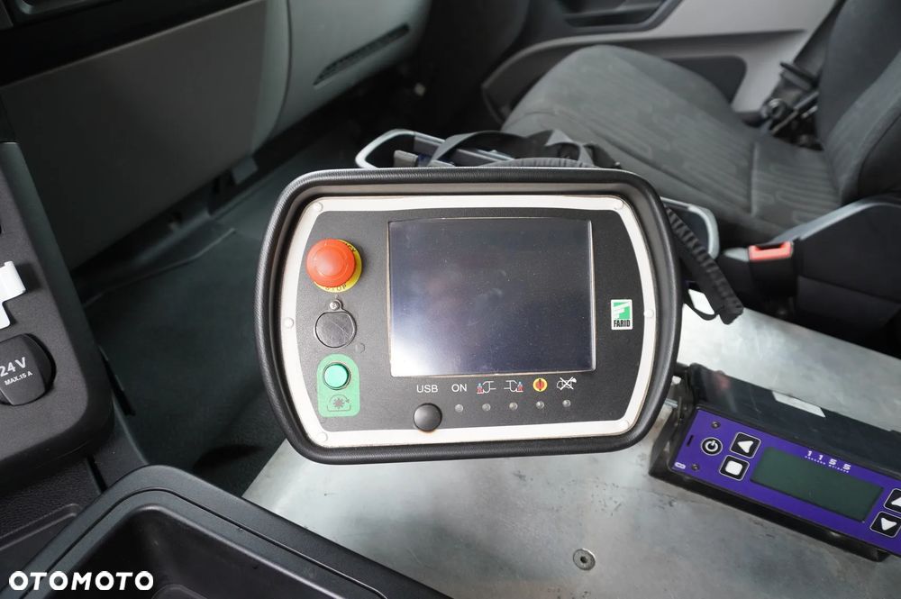 Mercedes-Benz Antos 3240 8x2 / HDS Tajfun 5 t / Zabudowa Śmieciarka Farid Industries / 3 osie skrętne - 15