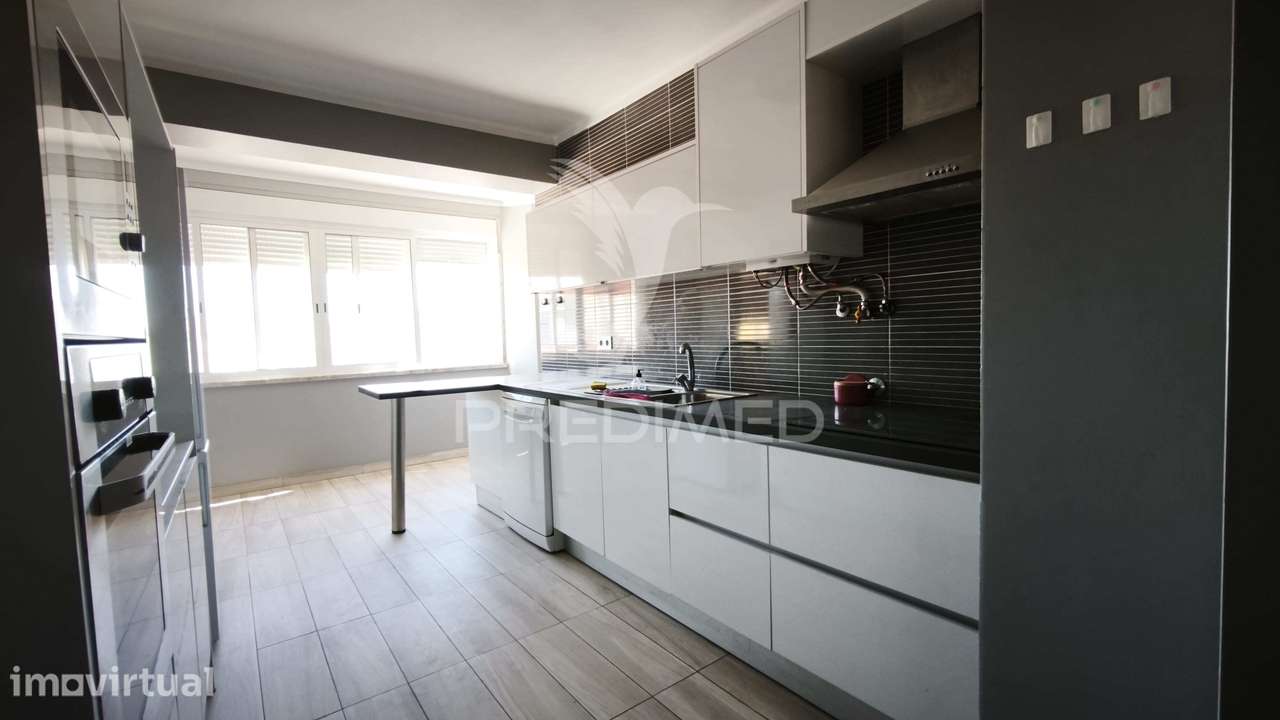 Apartamento T3 para Arrendamento, Alfornelos, Amadora - Grande imagem: 4/38