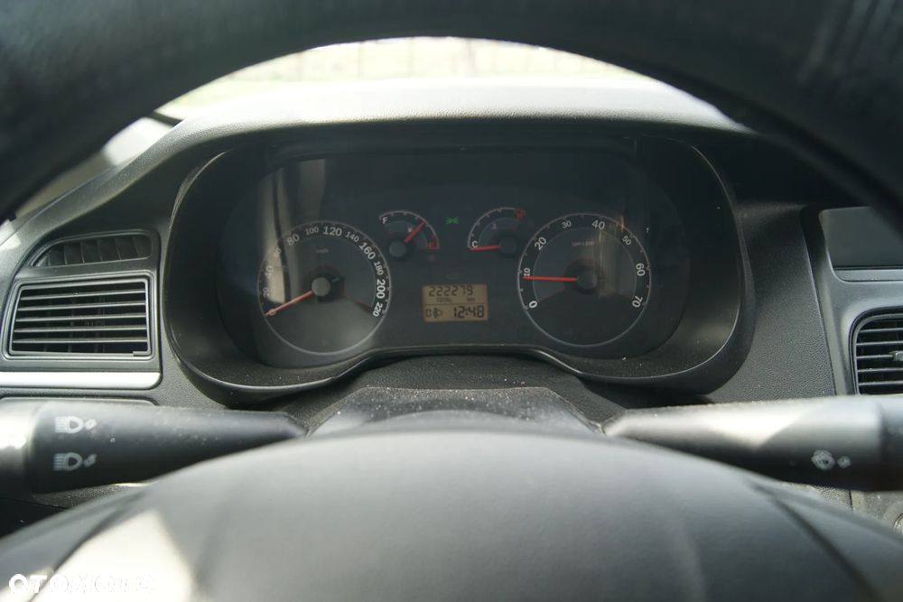 Fiat Linea 1.4 Active - 11