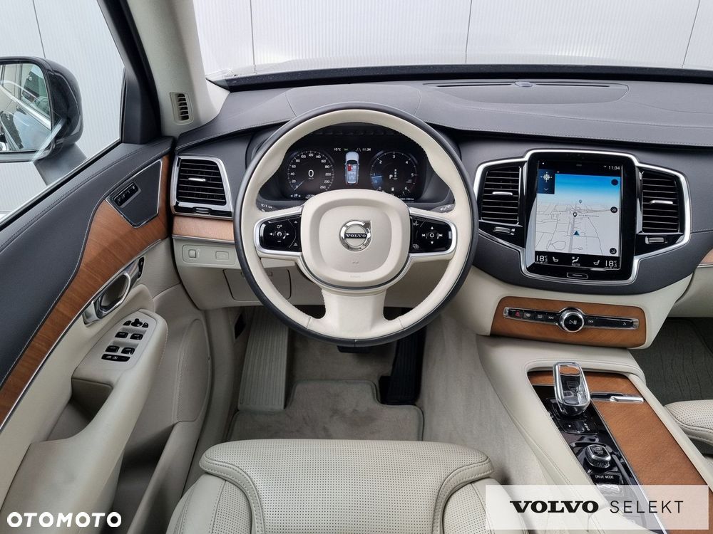Volvo XC 90 - 22