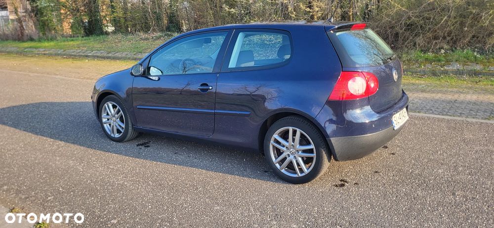 Volkswagen Golf 2.0 FSI Comfortline - 5