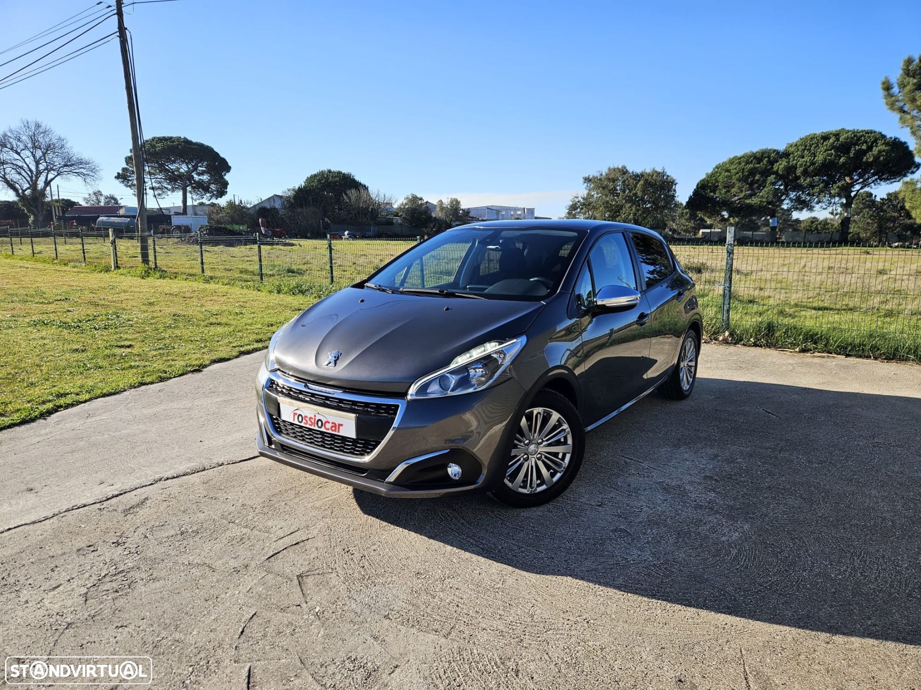 Peugeot 208 1.2 PureTech Signature - 1