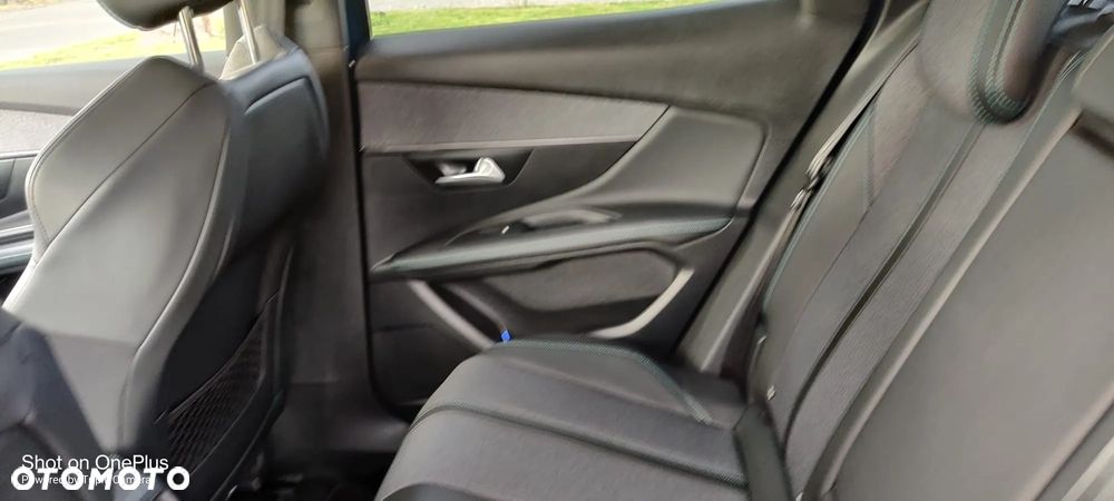 Peugeot 3008 1.6 PureTech GPF Allure S&S EAT8 - 20
