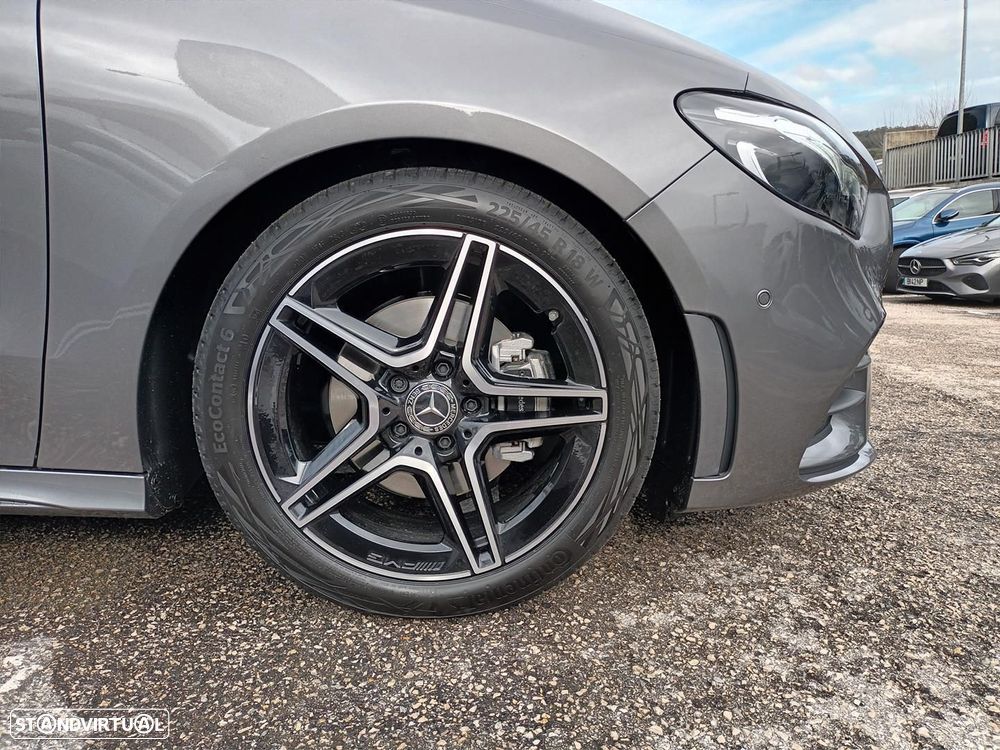 Mercedes-Benz B 180 d - 4