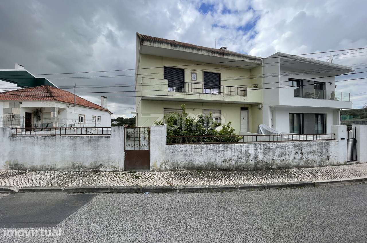 Investimento | T2 em Moradia com Arrendamento Vitalício | Loures - Grande imagem: 2/9