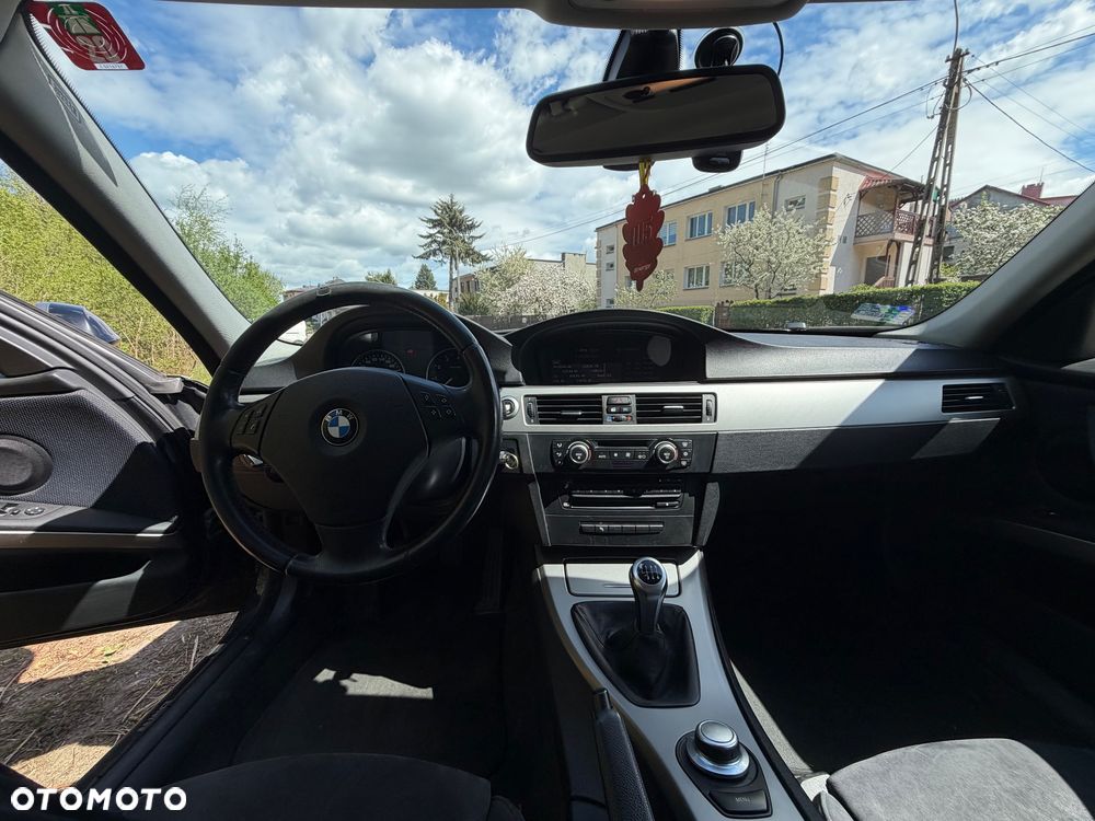BMW Seria 3 325i - 10