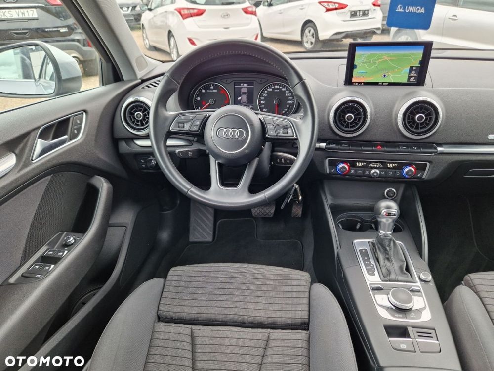 Audi A3 Sportback 2.0 TDI S tronic - 17
