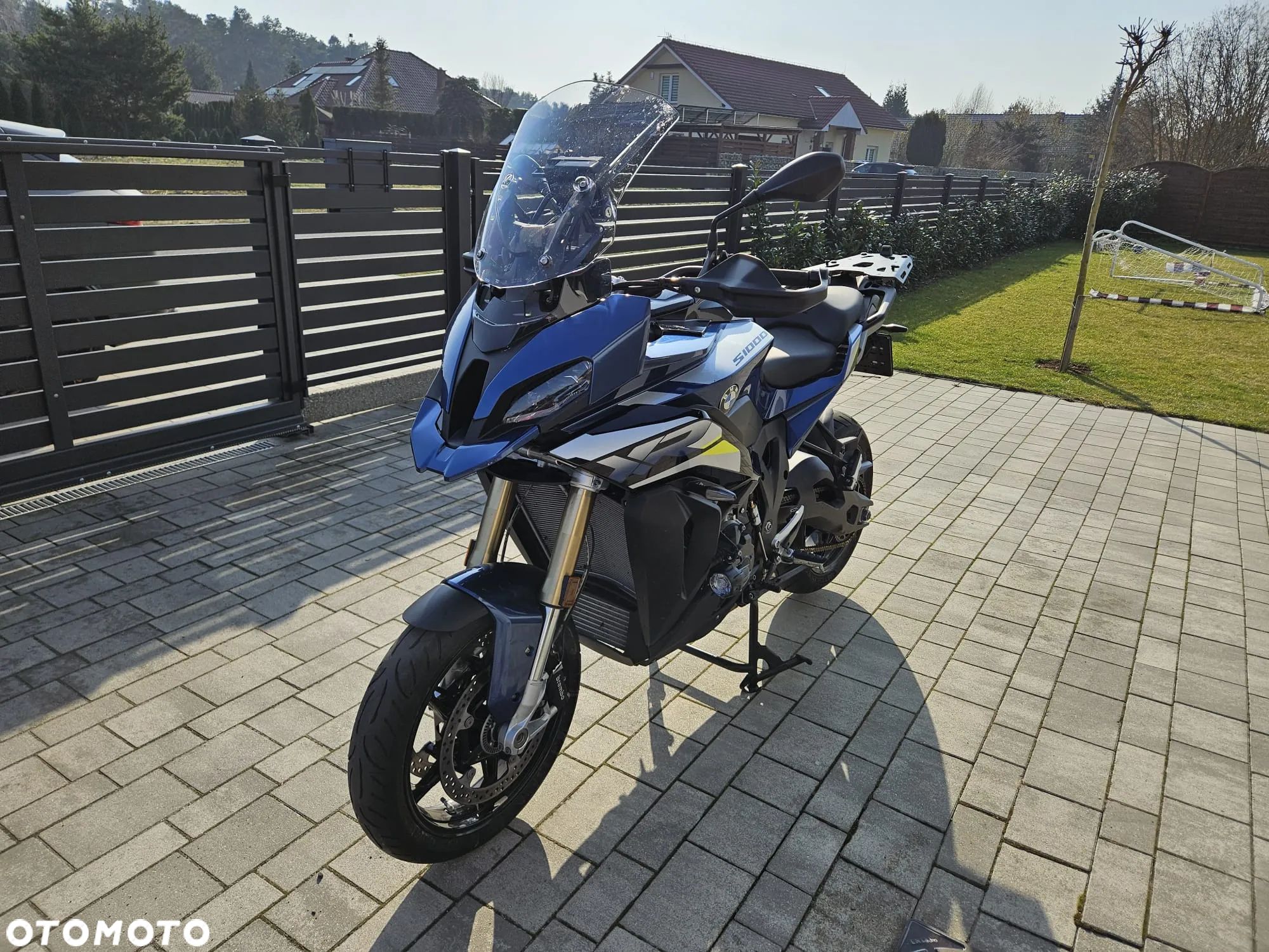 BMW XR - 1