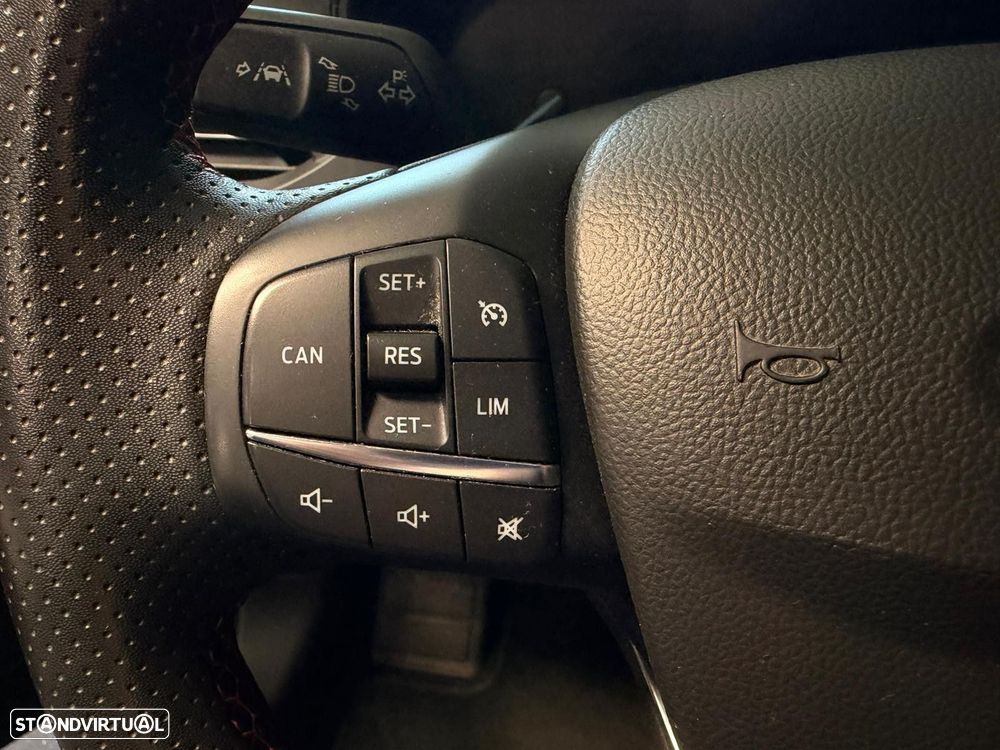 Ford Focus 1.0 EcoBoost MHEV ST-Line - 22