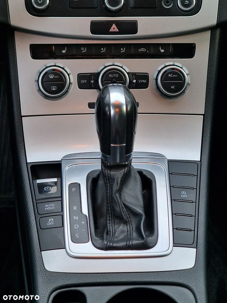 Volkswagen Passat 2.0 TDI Comfortline DSG - 10