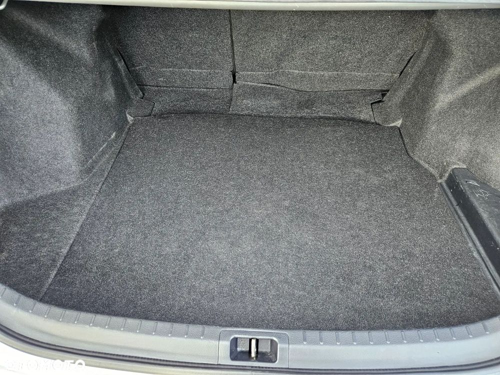 Toyota Corolla 1.6 Comfort - 13