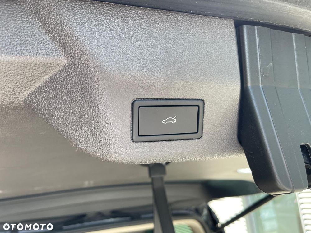 Volkswagen Multivan 2.0 TDI L2 Life DSG - 12
