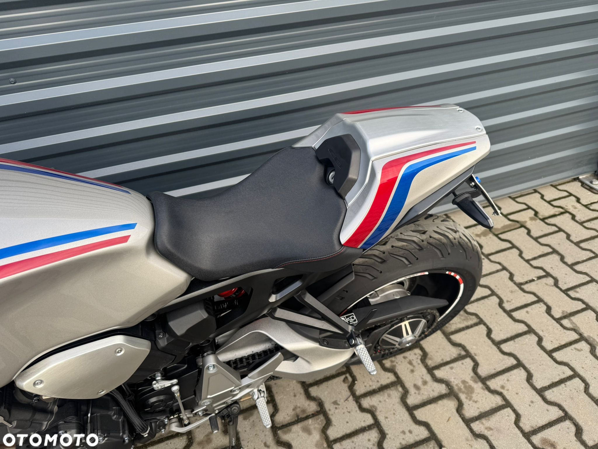 Honda CB - 11