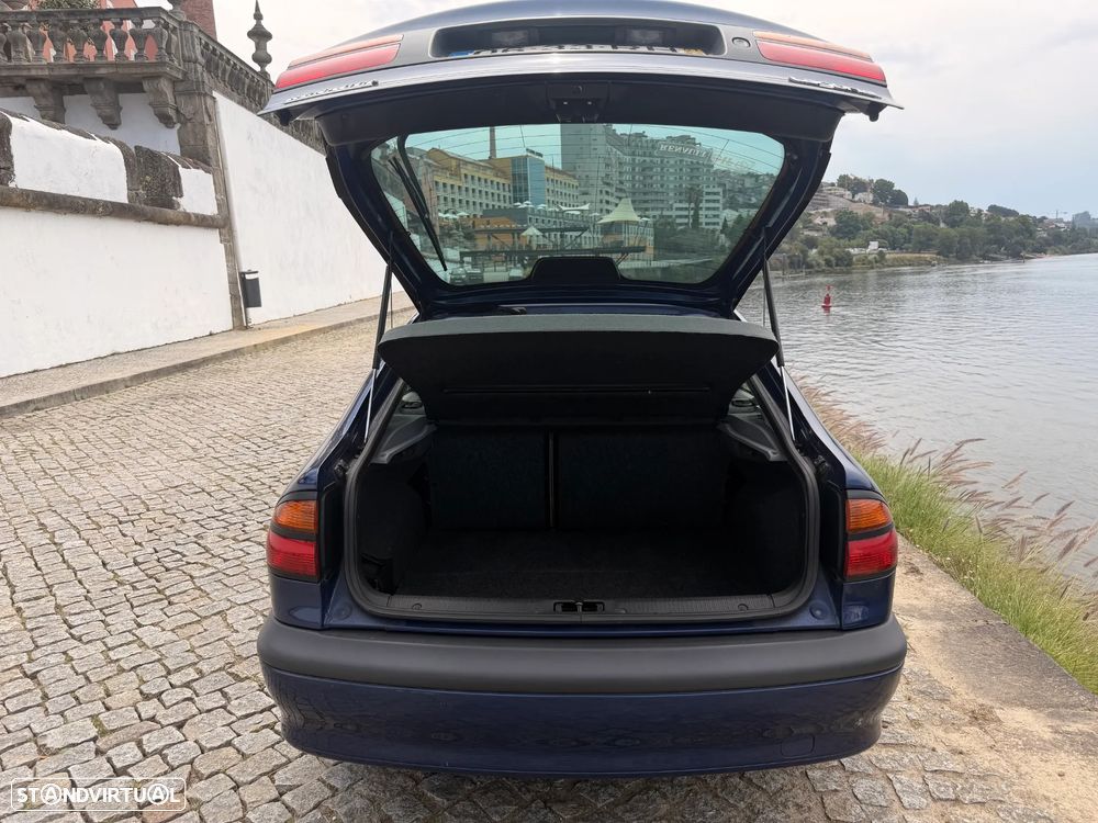 Renault Laguna 1.6 RXT - 25