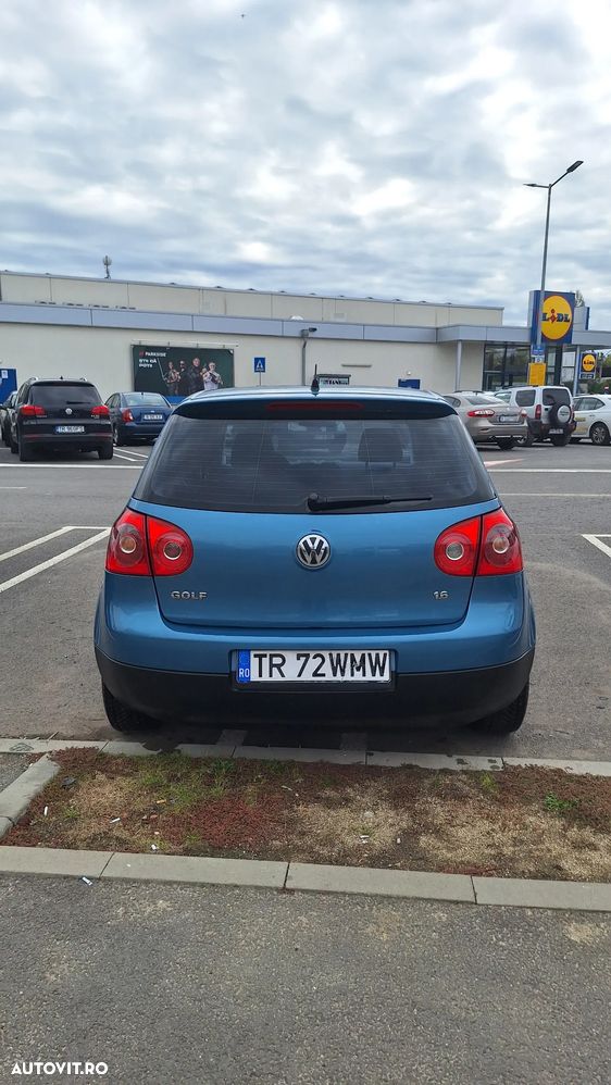 Volkswagen Golf 1.6 Comfortline - 6