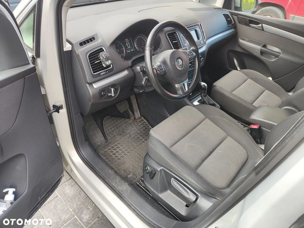 Volkswagen Sharan 2.0 TDI Highline DSG - 13