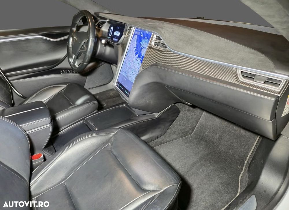 Tesla Model S - 5