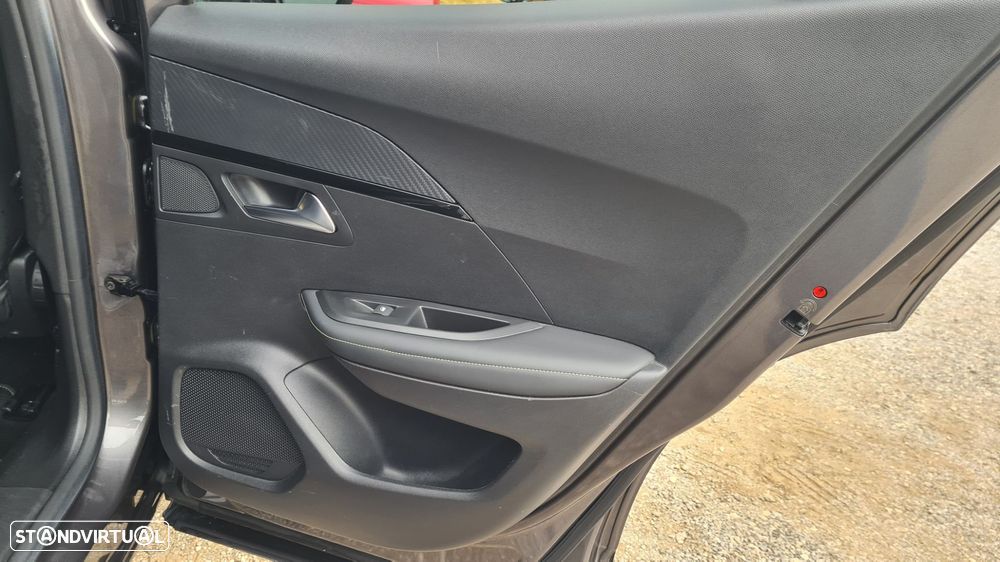 Peugeot 2008 1.5 BlueHDi GT EAT8 - 60