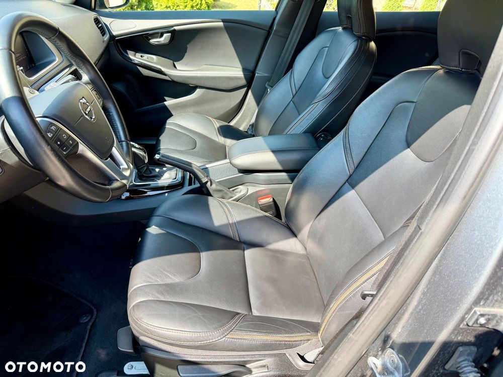 Volvo V40 Cross Country D3 Geartronic Momentum - 14
