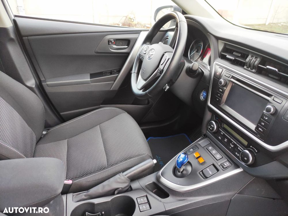 Toyota Auris - 11