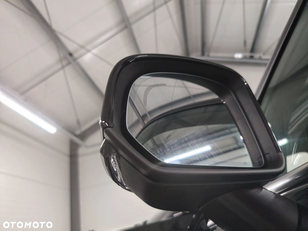 Volvo XC 40 B3 Plus Dark - 39