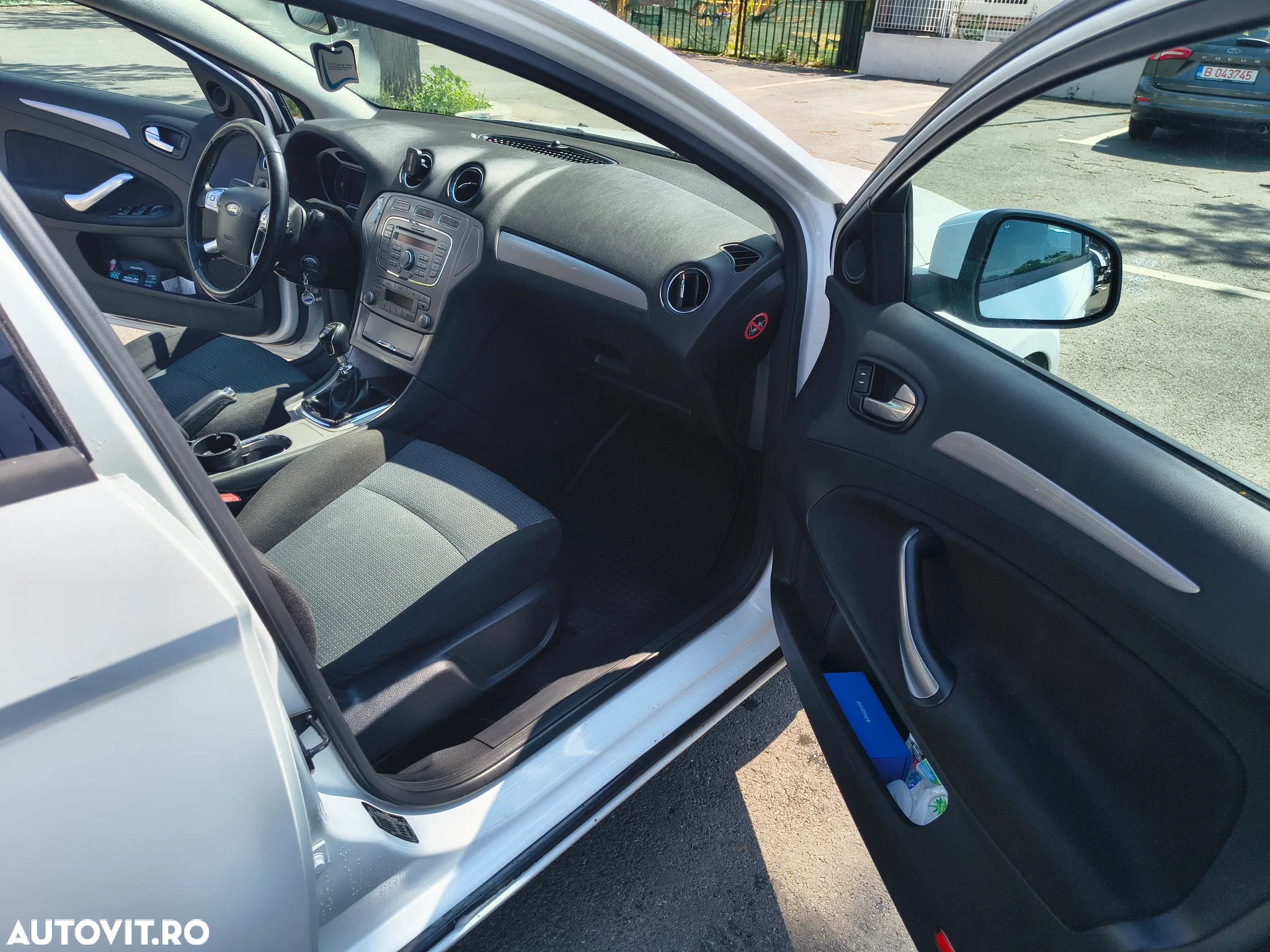 Ford Mondeo 1.8 TDCi Ambiente - 11