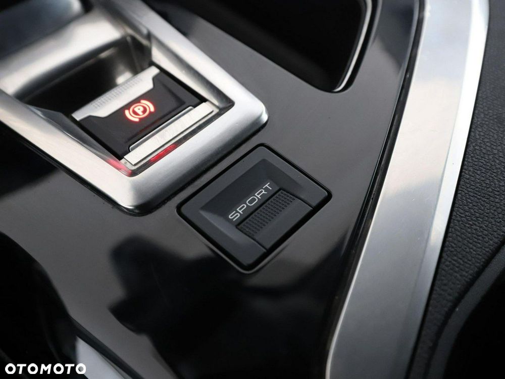 Peugeot 5008 1.2 PureTech Active S&S EAT6 - 29