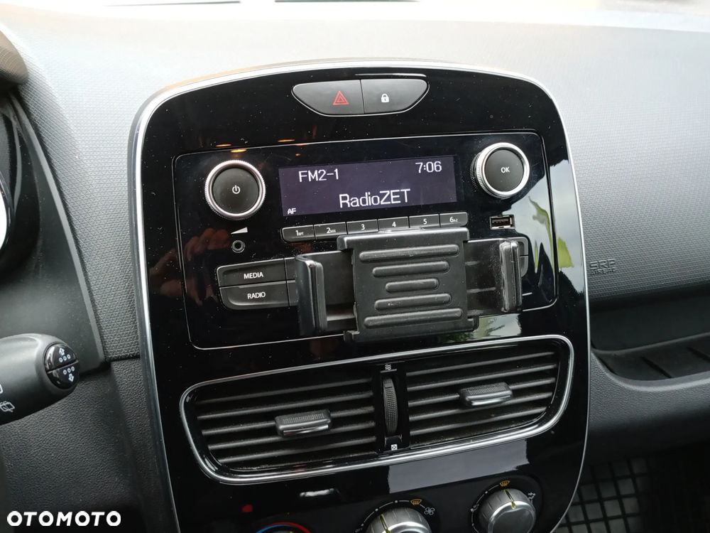 Renault Clio 1.2 16V Alize - 10
