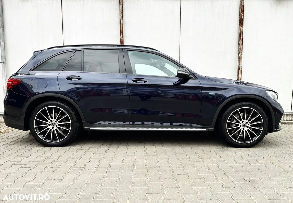 Mercedes-Benz GLC - 33