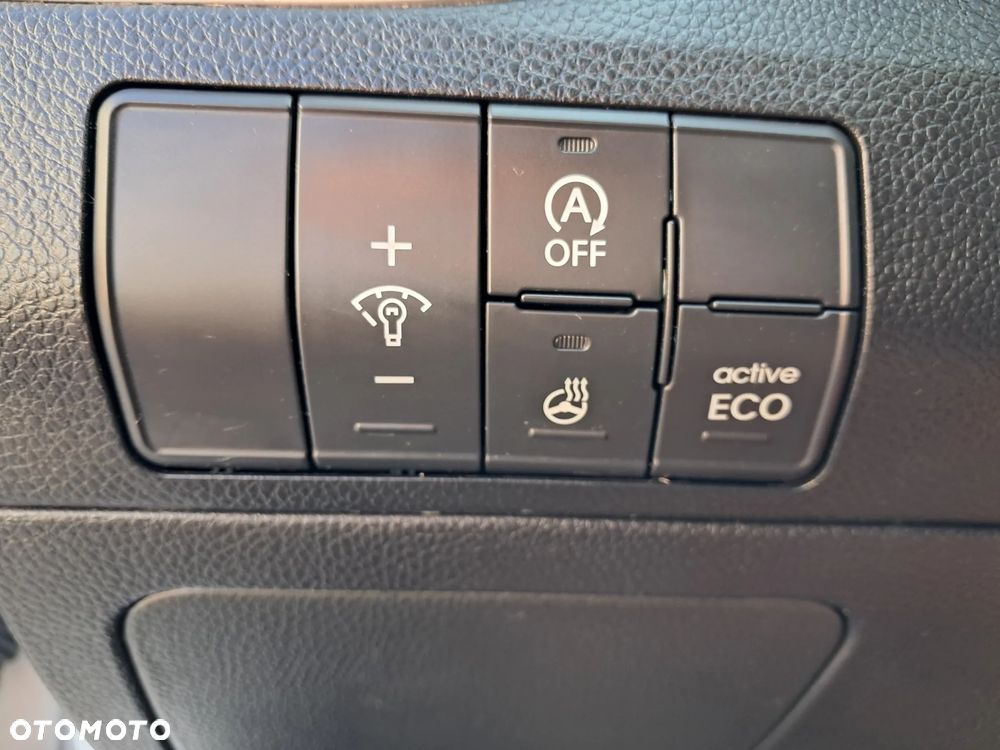 Hyundai i30 blue 1.6 CRDi DCT Premium - 33