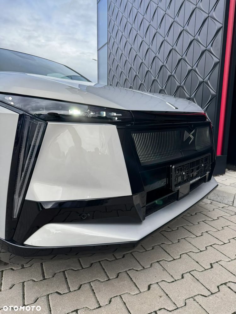 DS Automobiles N°8 - 9