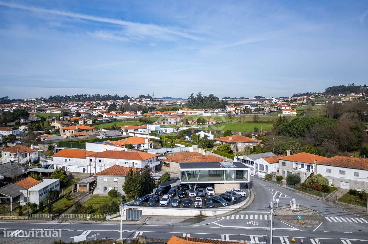 PAVILHÃO MULTIUSO COM ELEVADA VISIBILIDADE COMERCIAL EM GUIMARÃES - Grande imagem: 5/60