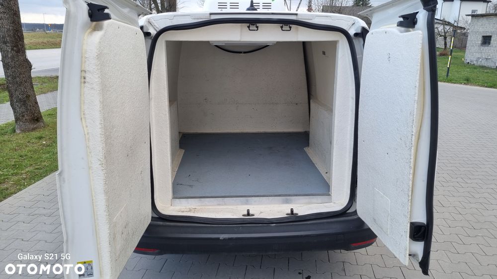 Volkswagen Caddy - 10