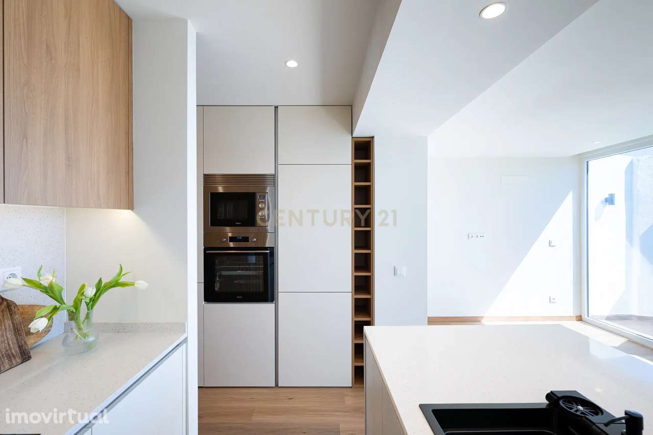 Excelente Apartamento T2 completamente remodelado em Almada - Grande imagem: 3/38