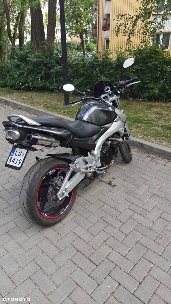Suzuki GSR - 5